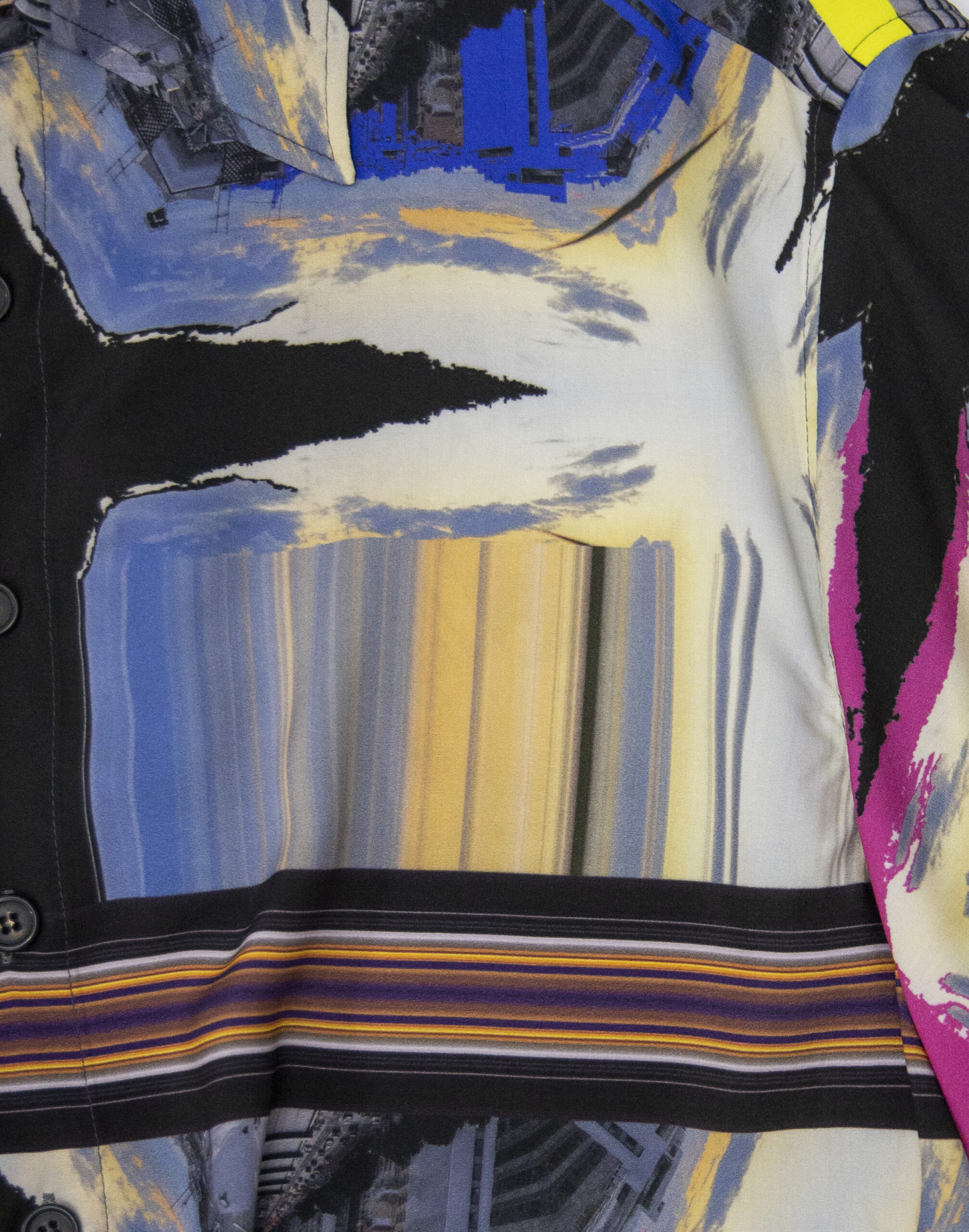 Short shirt in Luminous print - Image 7