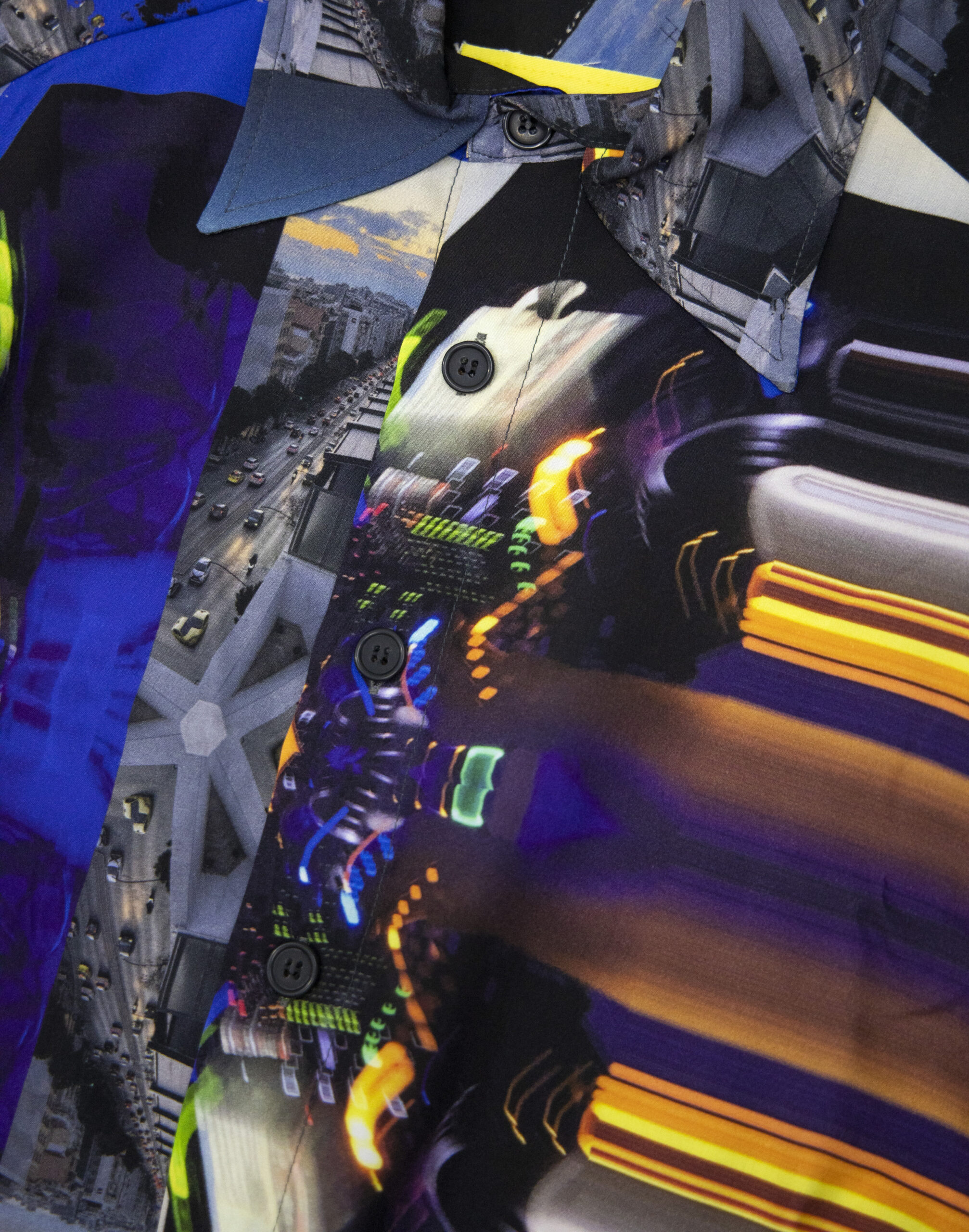 Short shirt in Luminous print - Image 4